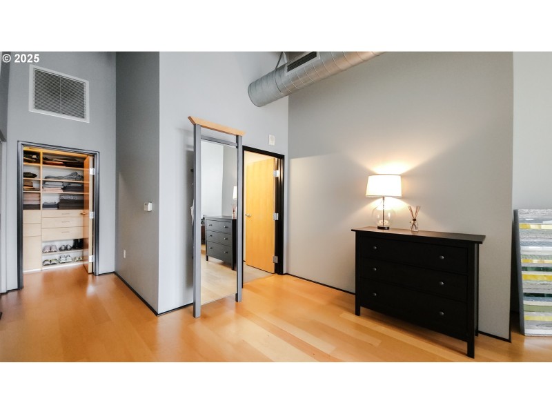 Bedroom, Primary