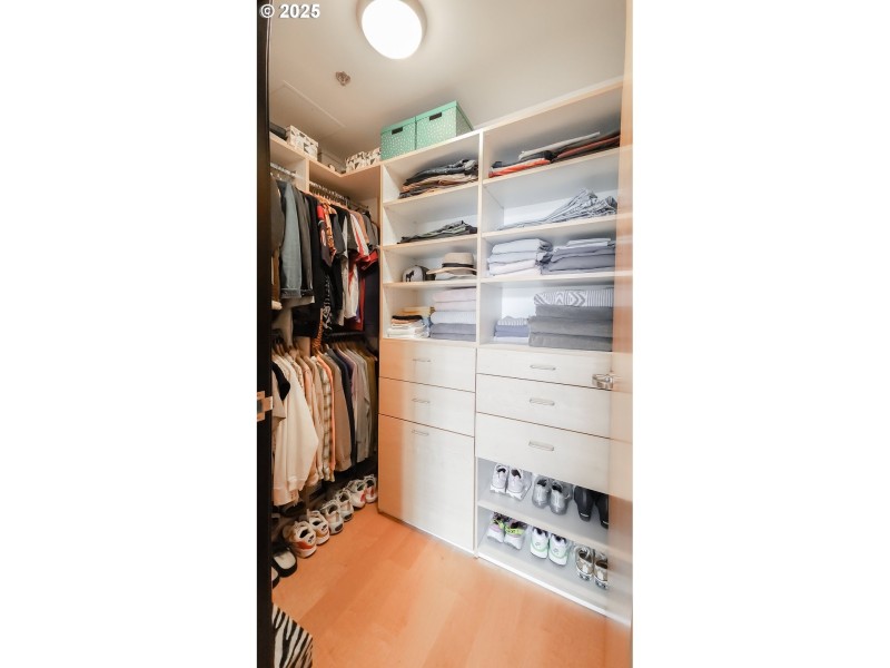 Bedroom, Primary