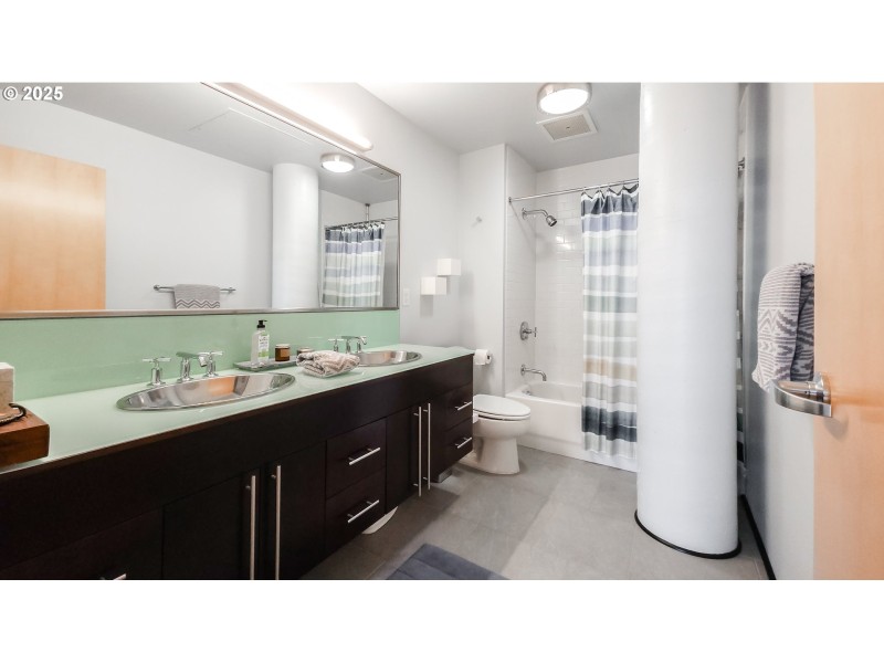 Bathroom, Attached