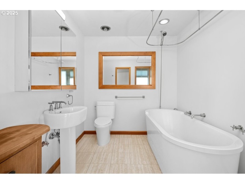 Owner's Suite Bathroom