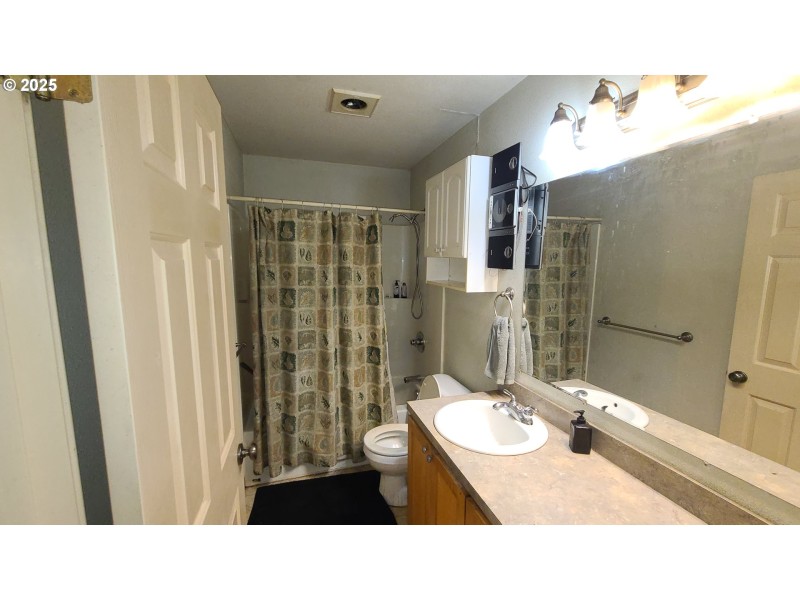 Owner's Suite Bathroom