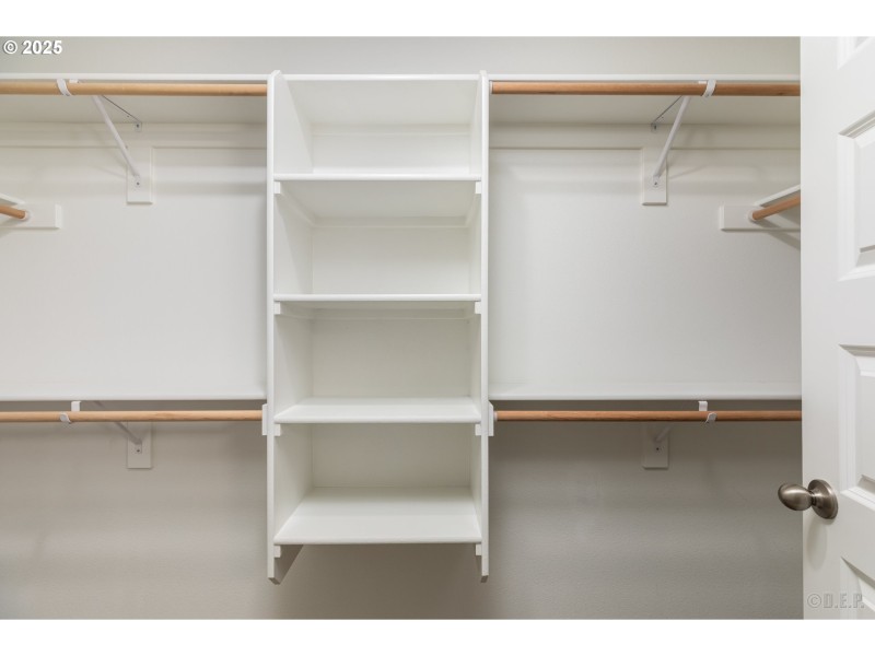 Bedroom, Primary