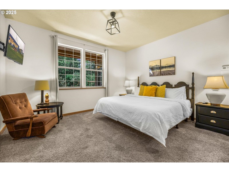 Bedroom, Primary