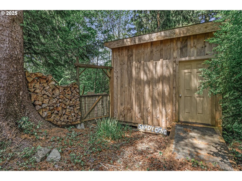 Shed