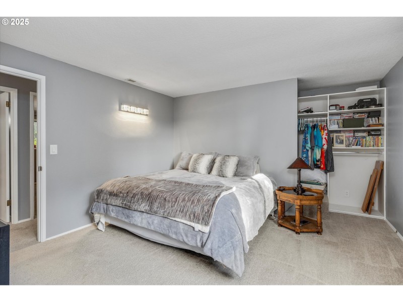Bedroom, Primary