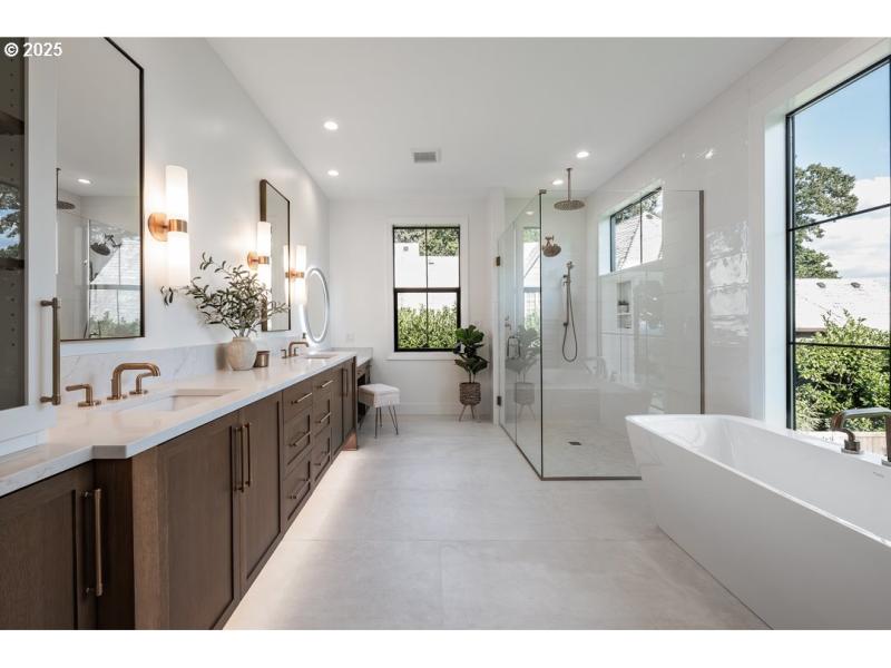 Owner's Suite Bathroom