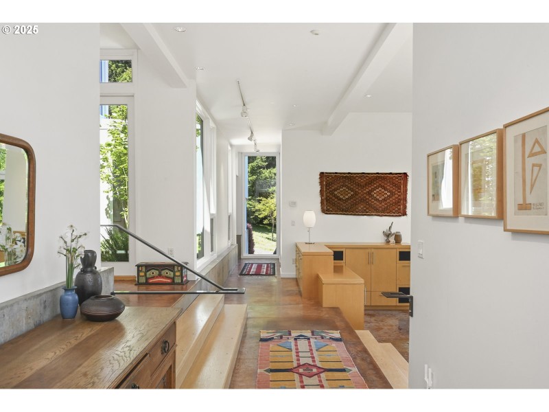 Entrance/Foyer
