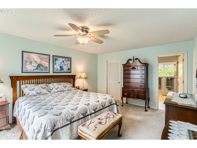 Bedroom, Primary