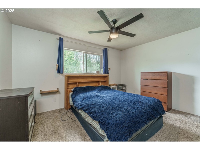 Bedroom, Primary