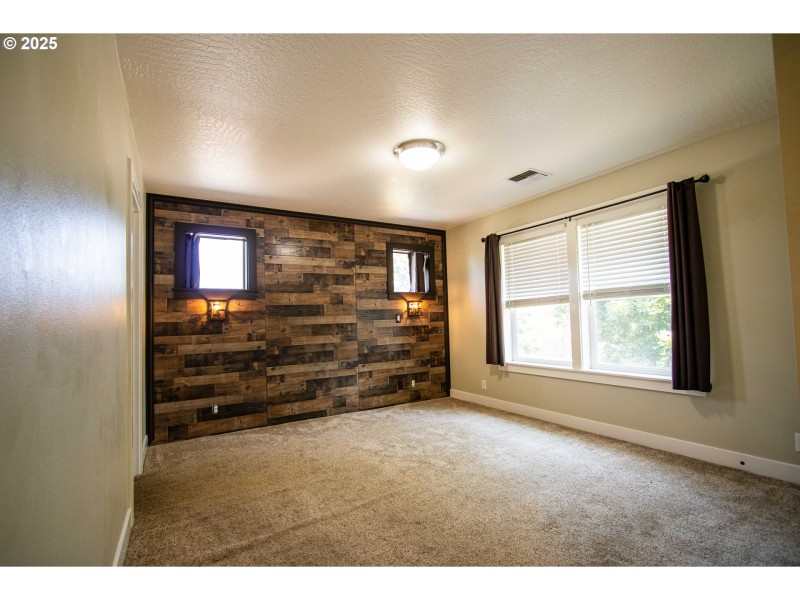 Bedroom, Primary