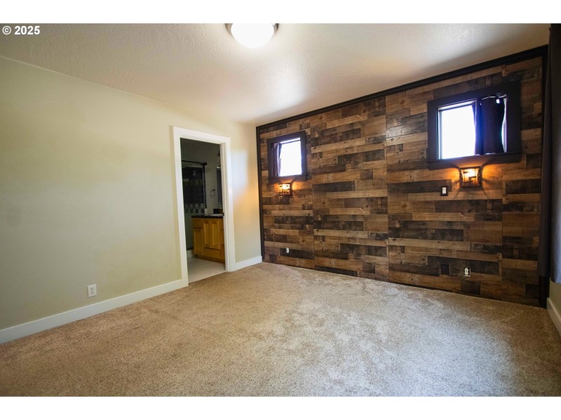 Bedroom, Primary