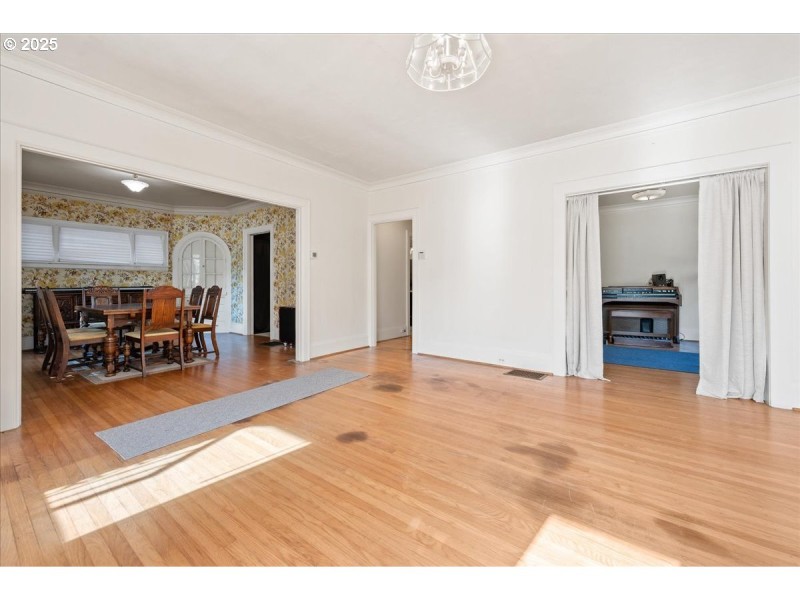 Living Room/Dining Room