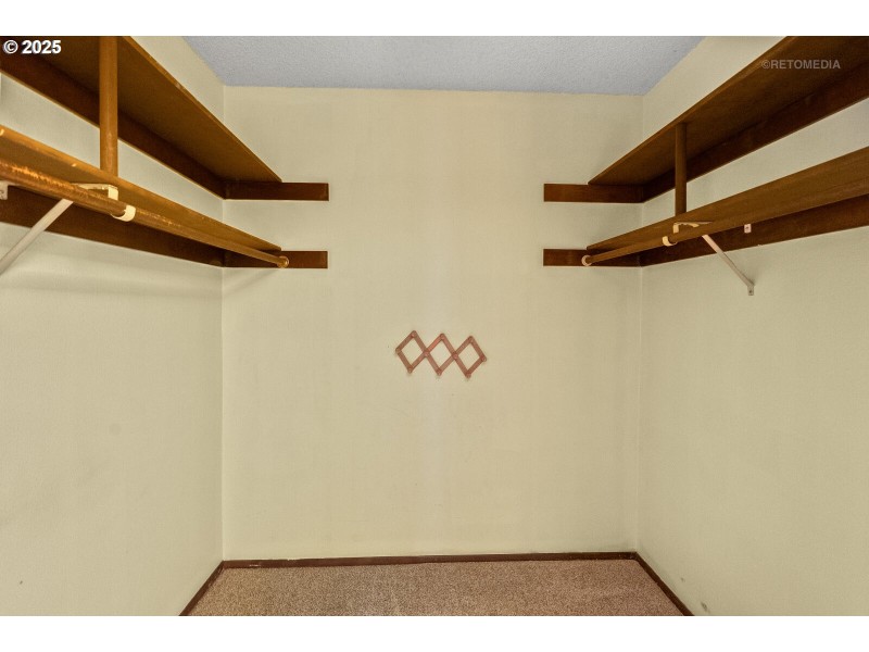 Bedroom, Primary