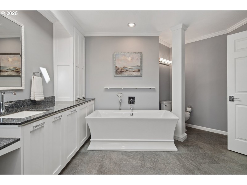 Owner's Suite Bathroom