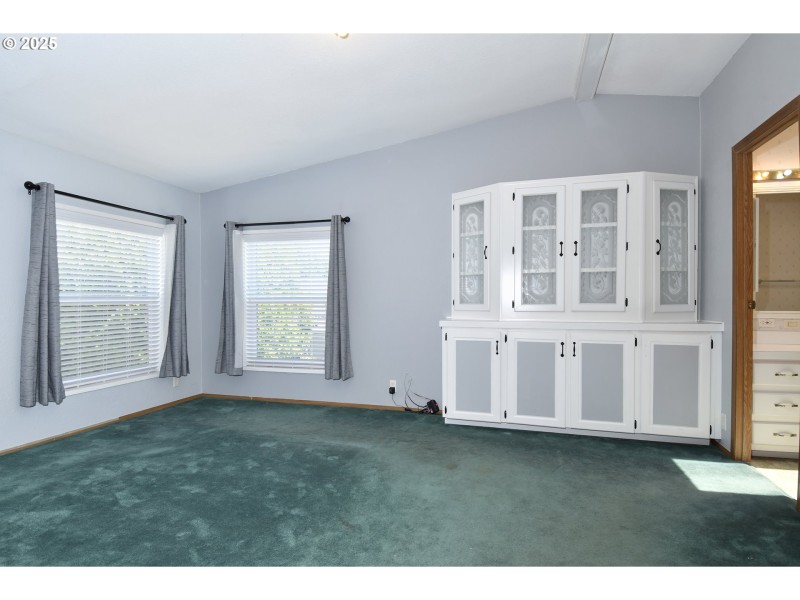 Bedroom, Primary