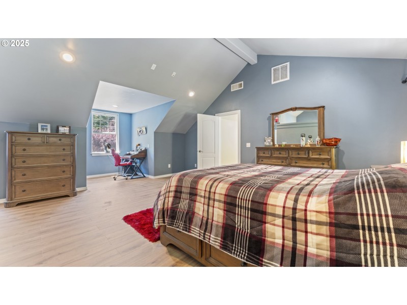 Bedroom, Primary