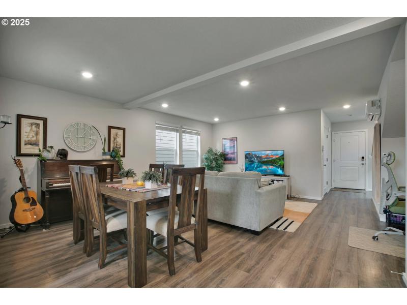 Living Room/Dining Room