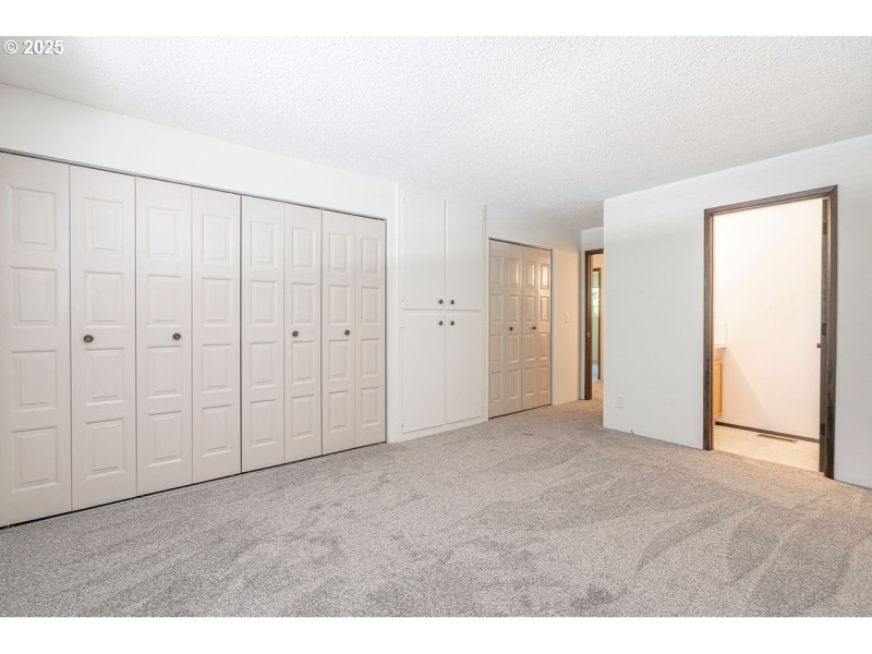 Bedroom, Primary