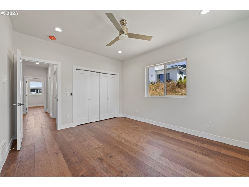 Bedroom, Primary
