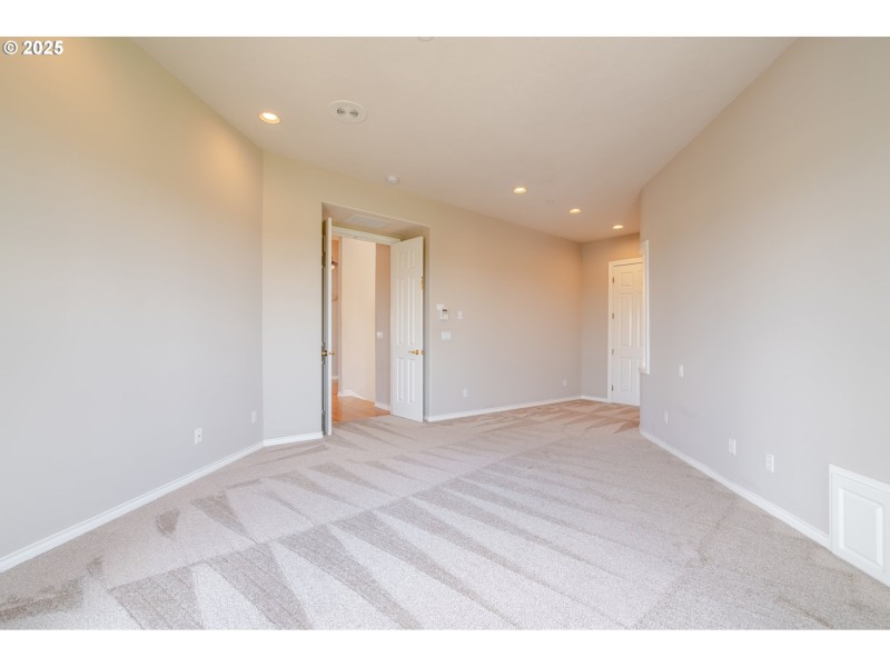 Bedroom, Primary