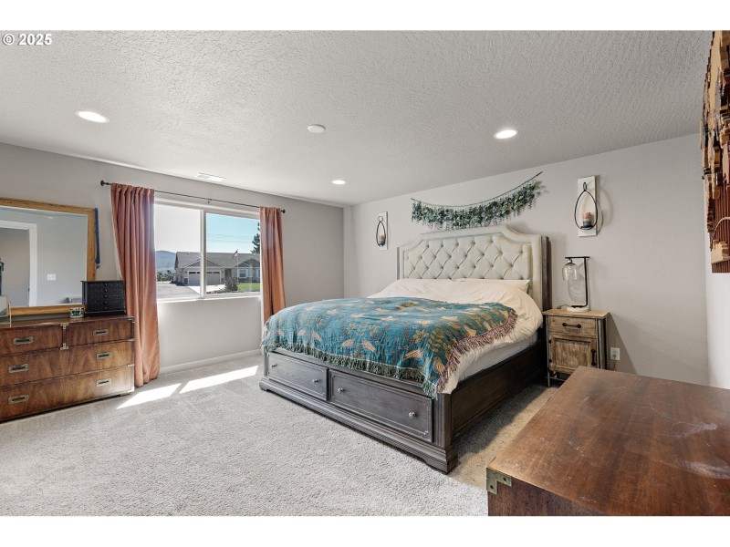 Bedroom, Primary