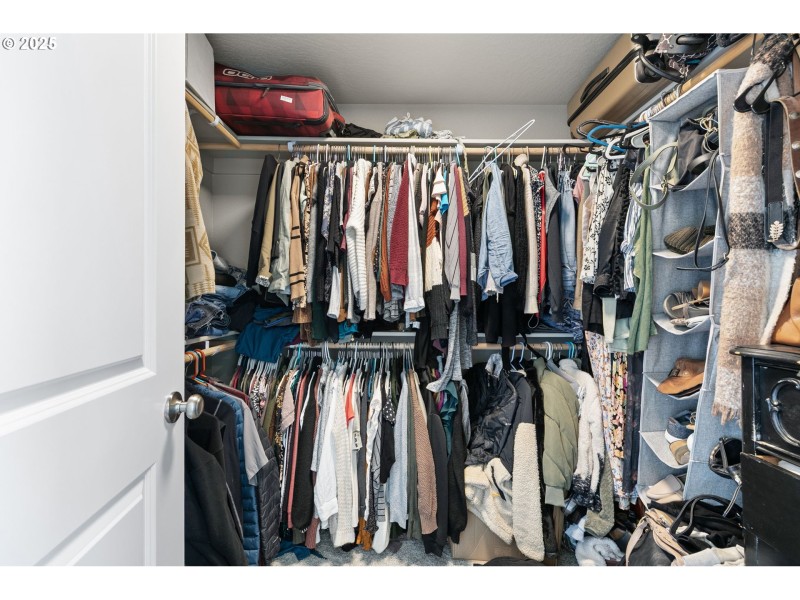 Bedroom, Primary