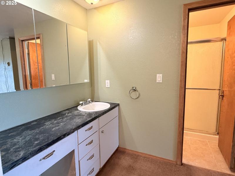 Bathroom, Attached