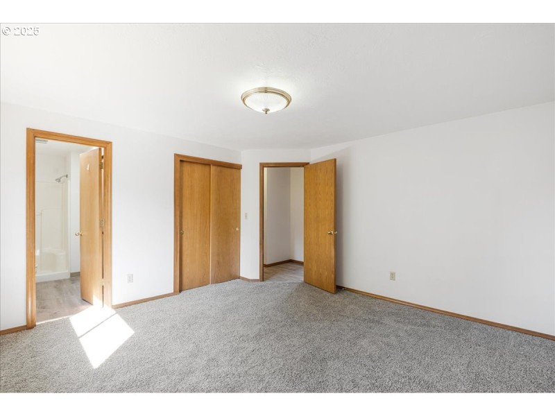 Bedroom, Primary