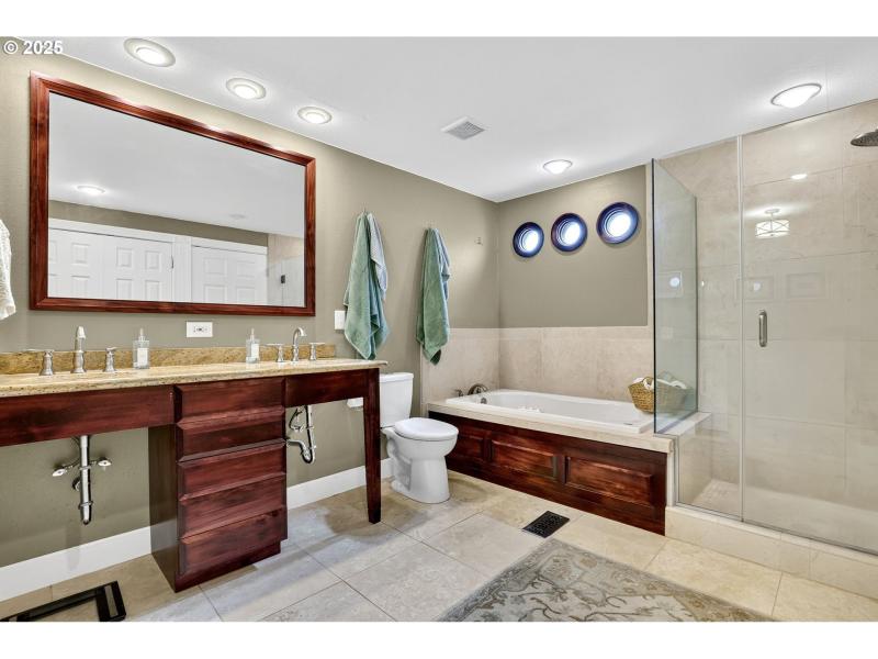 Owner's Suite Bathroom