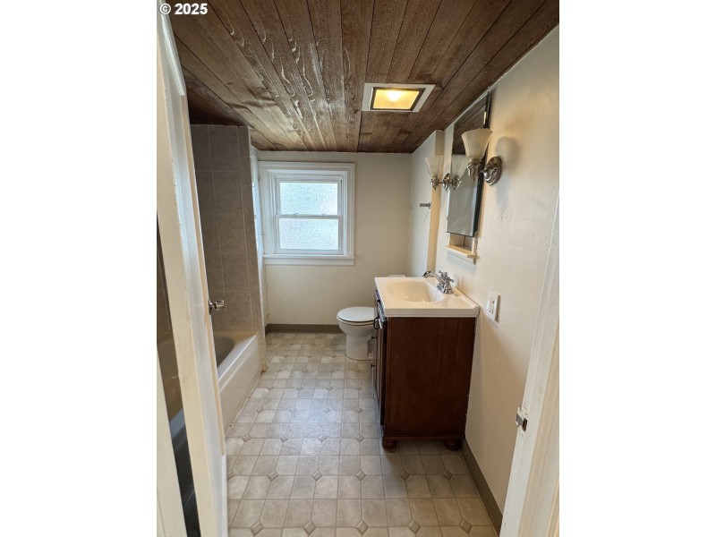 Bathroom, Attached