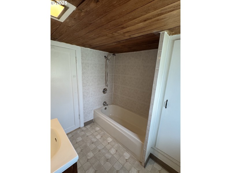 Bathroom, Attached