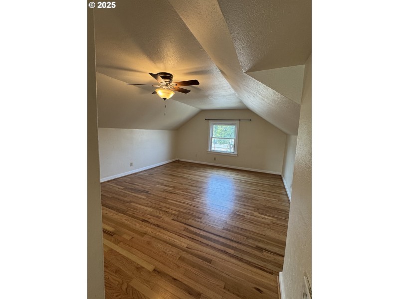 Bedroom, Primary
