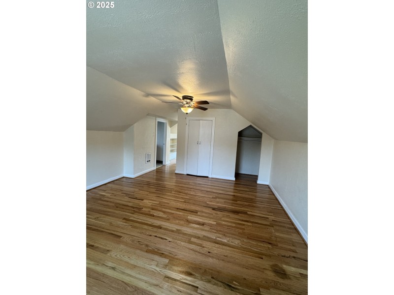 Bedroom, Primary