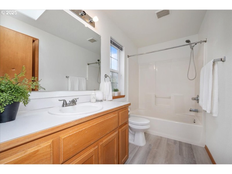 Bathroom, Attached
