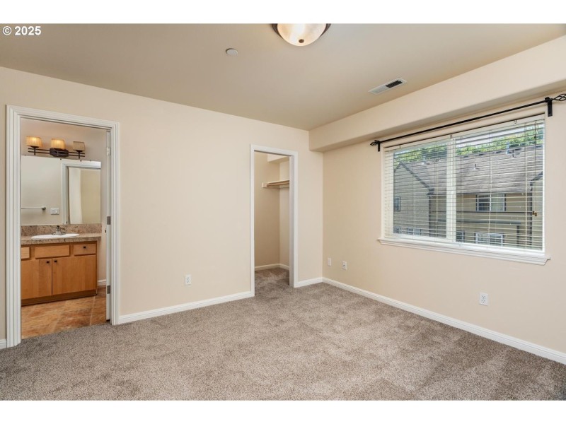 Bedroom, Primary