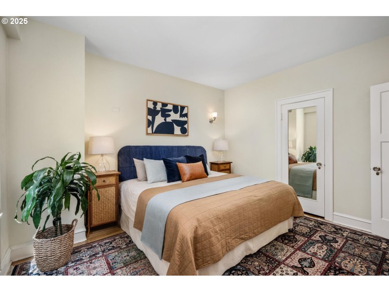 Bedroom, Primary