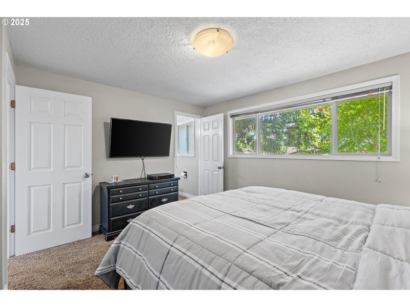 Bedroom, Primary