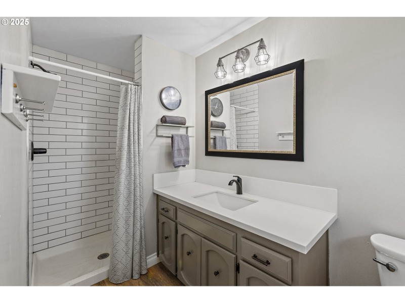 Bathroom, Attached