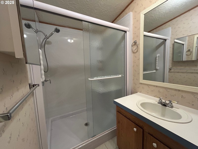 Bathroom, Attached