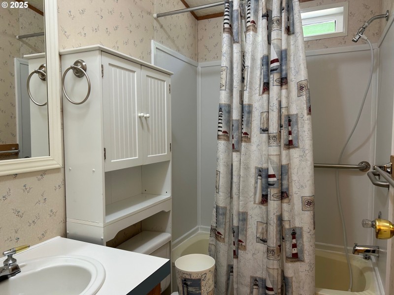 Bathroom, Continental