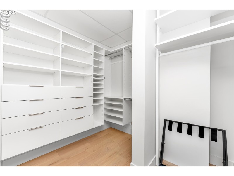 Bedroom, Primary
