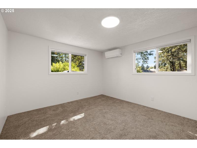 Bedroom, Primary