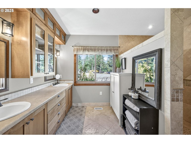 Owner's Suite Bathroom