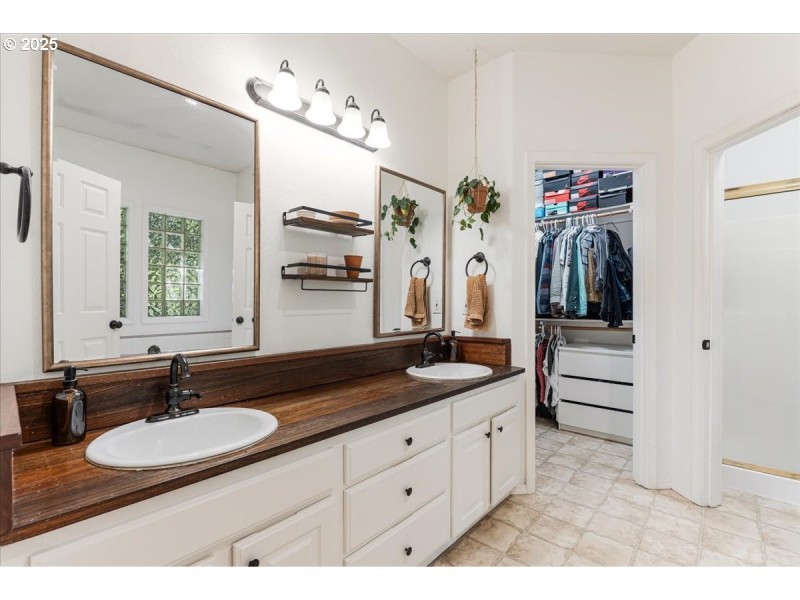 Bathroom, Attached