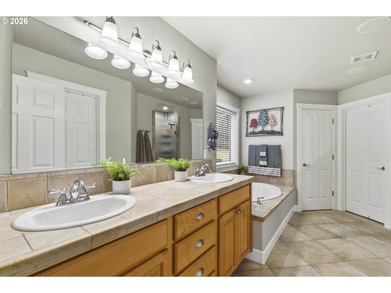 Owner's Suite Bathroom