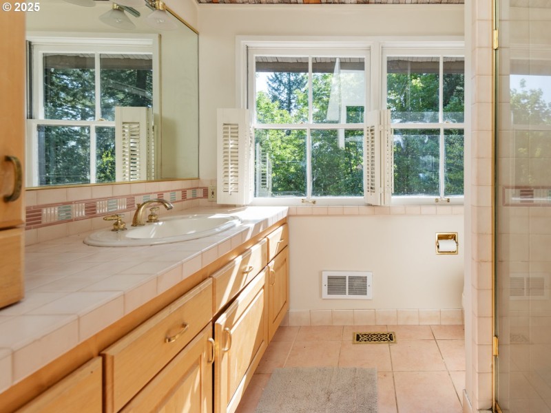 Bathroom, Attached