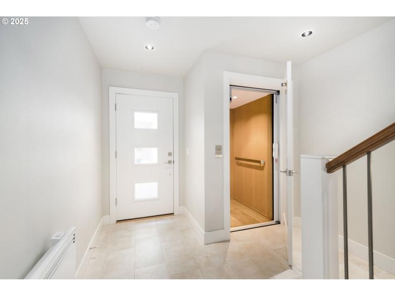 Entrance/Foyer