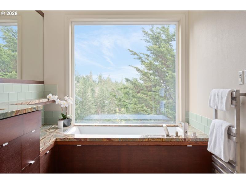 Owner's Suite Bathroom