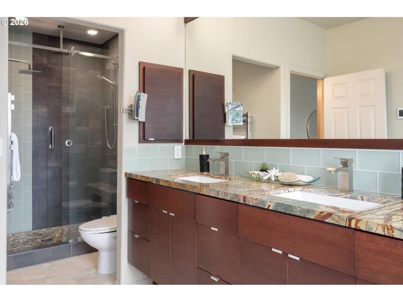 Owner's Suite Bathroom