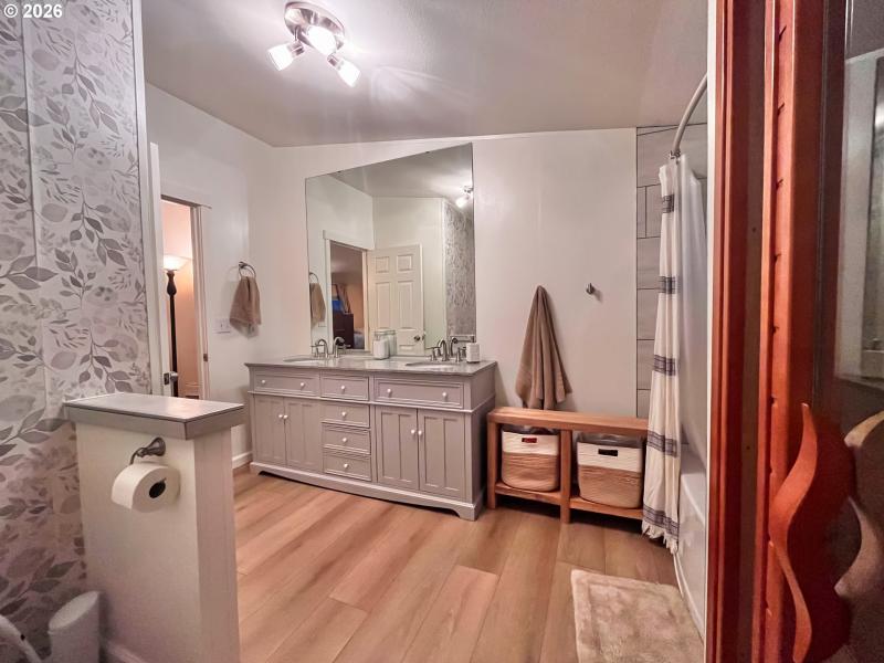 Owner's Suite Bathroom